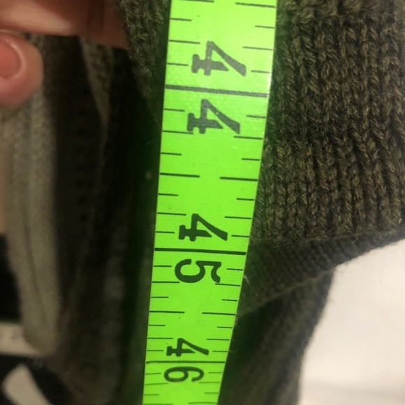 Womens 3 Shade Green Duster Sweater. Size Small. 21” pit to pit. Athleti… - Picture 5 of 10